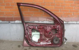 Дверь передняя левая для Nissan Almera Classic 2012 года на фотографиях