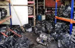 склад б/у двигателей и коробок