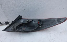 Фонарь внутренний правый для Hyundai Solaris 2012 года на фотографиях