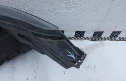 Фара правая для Ford Explorer 2012 года на фотографиях