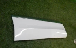 Молдинг двери задний правый для Volkswagen Tiguan 2022 года на фотографиях