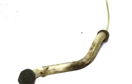 Горловина бачка стеклоомывателя для Nissan Tiida на фотографиях