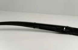 Поводок лобового стеклоочистителя правый для Hyundai Solaris 2020 года на фотографиях