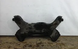 Подрамник двигателя для Hyundai Solaris 2014 года на фотографиях