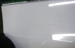 Молдинг двери задний правый для Volkswagen Tiguan 2022 года на фотографиях