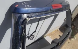 Крышка багажника для Opel Zafira на фотографиях