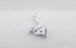 Петля капота левая для Toyota Corolla 2023 года на фотографиях