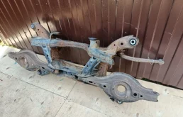 Задняя балка для Mazda CX 5 на фотографиях