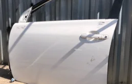 Дверь передняя левая для Toyota Corolla 2006 года на фотографиях