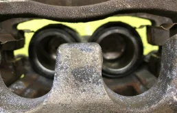 Суппорт передний левый для Subaru Forester на фотографиях