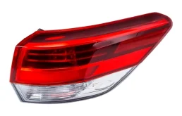 Фара правая для Toyota Highlander 2012 года на фотографиях