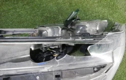 Фары для Toyota Alphard на фотографиях