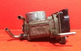 Дроссельная заслонка для Toyota RAV4 на фотографиях