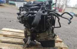 Двигатель без навесного для Volkswagen Polo 2010 года на фотографиях