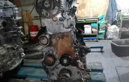 Двигатель без навесного для Citroen Berlingo 1998 года на фотографиях