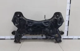 Подрамник двигателя для Hyundai i40 на фотографиях