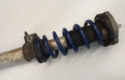 Пружина амортизатора задняя для BMW 5er 2012 года на фотографиях