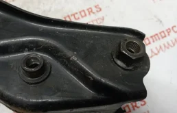 Рычаг задний левый нижний для Suzuki Grand Vitara 2012 года на фотографиях