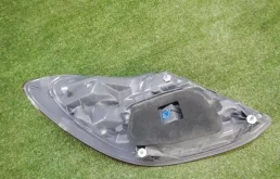 Фонарь внутренний правый для Mercedes-Benz E class на фотографиях