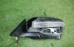 Стекла и зеркала для Nissan Qashqai 2017 года на фотографиях