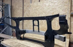 Панель радиатора (телевизор) для Mercedes-Benz GL class 2008 года на фотографиях