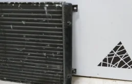 Радиатор охлаждения ДВС для Volkswagen Golf 2011 года на фотографиях