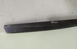 Молдинг крышки багажника для Hyundai Solaris 2010 года на фотографиях