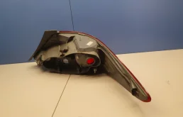 Фонарь внешний левый для Hyundai Solaris 2012 года на фотографиях