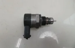 Регулятор давления топлива для Volvo XC90 на фотографиях