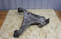 Передний правый нижний рычаг (4013A210) для Mitsubishi Pajero V90 5dr 2006-2011