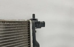 Радиатор охлаждения ДВС для Chevrolet Cruze на фотографиях