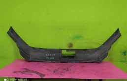 Усилитель переднего бампера для Audi Q7 2013 года на фотографиях