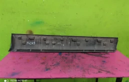 Молдинг передней левой двери для Audi Q7 на фотографиях