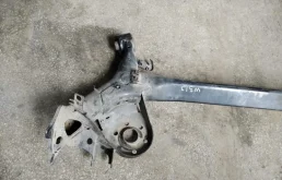 Задняя балка для Toyota Corolla на фотографиях