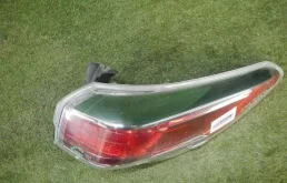 Фонарь внутренний правый для Toyota Highlander на фотографиях