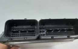 Блок управления двигателем для Audi Q7 2009 года на фотографиях