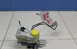 Бачок главного тормозного цилиндра для Skoda Rapid 2020 года на фотографиях