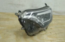 Фара ксенон левая для Toyota RAV4 2021 года на фотографиях