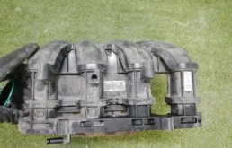 Впускной патрубок воздушного фильтра для Hyundai Solaris 2017 года на фотографиях