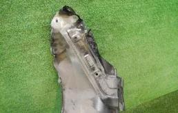 Крылья для Toyota Corolla 2014 года на фотографиях