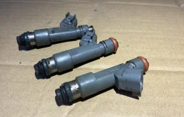 Форсунка топливная для Volvo XC90 2002 года на фотографиях