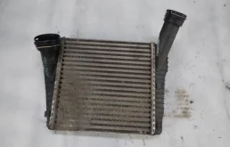 Интеркулер правый (7P0145804A) для Audi Q7 4L 2005-2015