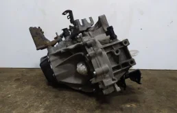 МКПП для Hyundai Solaris 2014 года на фотографиях