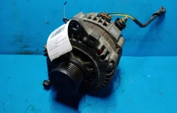 Генератор для Nissan X-Trail 2001 года на фотографиях