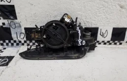 Стекла и зеркала для Audi Q3 2014 года на фотографиях