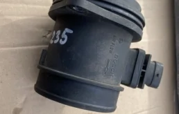 Датчик массового расхода воздуха для Volvo XC90 2012 года на фотографиях