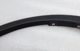 Молдинг крыла передний левый для Toyota RAV4 2018 года на фотографиях