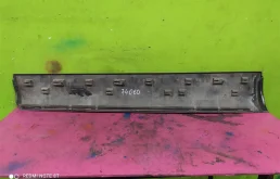 Молдинг двери передний правый для Audi Q7 2009 года на фотографиях