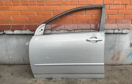 Дверь передняя левая для Toyota Corolla 2001 года на фотографиях