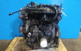 Двигатель без навесного для Ford Kuga 2015 года на фотографиях